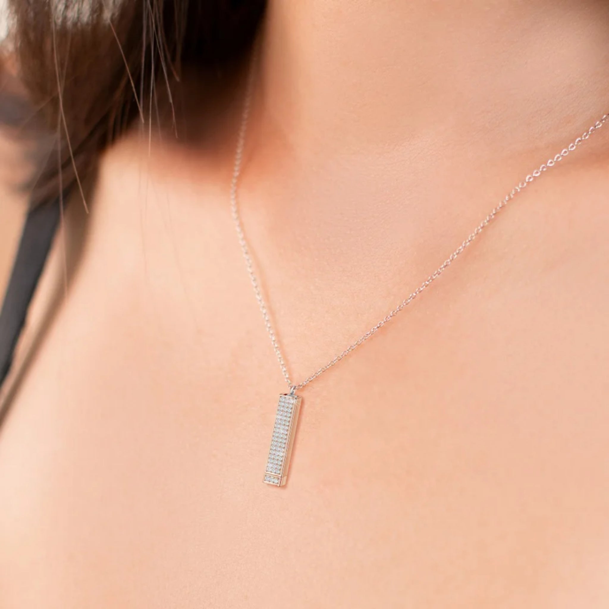 Shimmering Bar Pendant with Secret Engraving